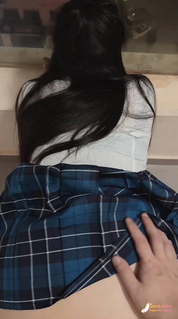 JK制服小美深夜阳台的极致欢愉