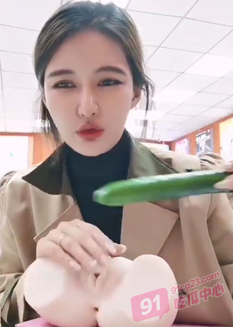 性爱小课堂开课了 现场教学用手扣逼达到高潮 鸡巴小和早泄的瓜友学起来!
