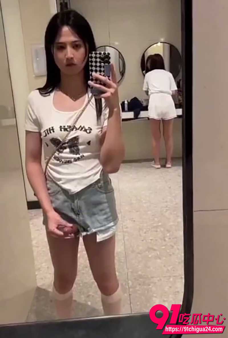 伪娘女厕所打飞机 3 伪娘女厕所打飞机 3