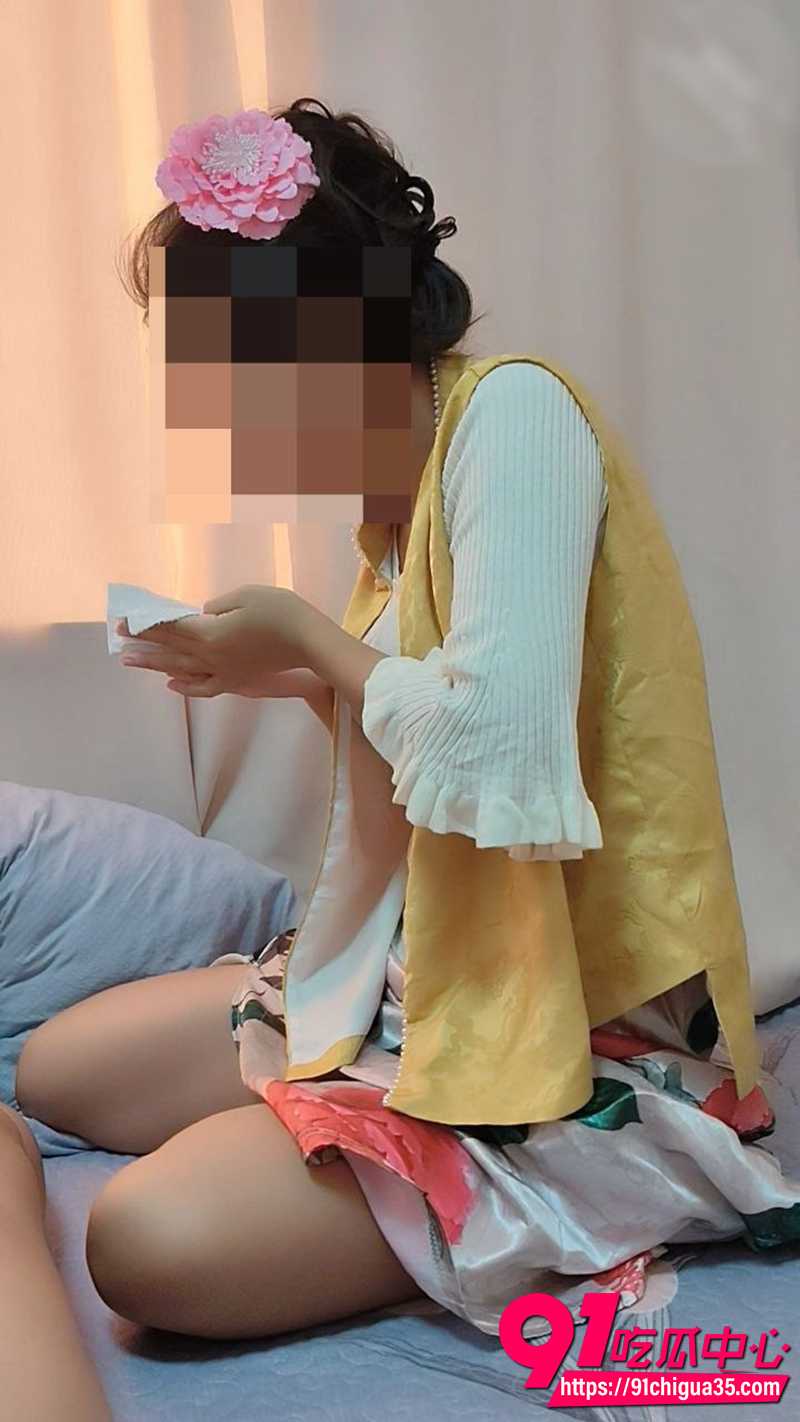 海角大神相依为命的母子 母子重燃欲火 儿子在家闲置忍不住内射妈妈肥屄！