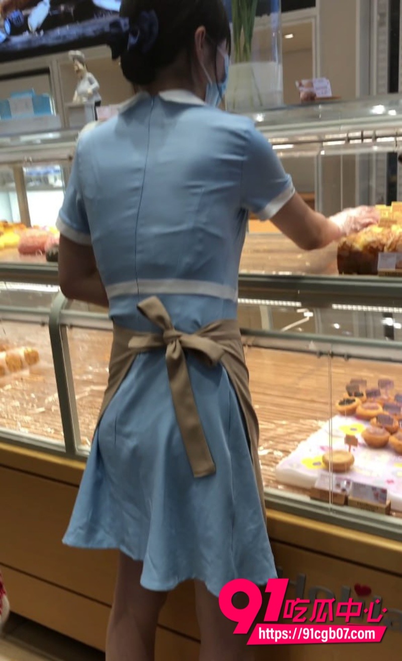 抄底偷拍 好利来服务员4 抄底偷拍 好利来服务员4