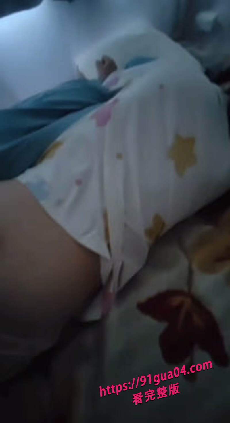 玩弄熟睡的小妈01 玩弄熟睡的小妈01