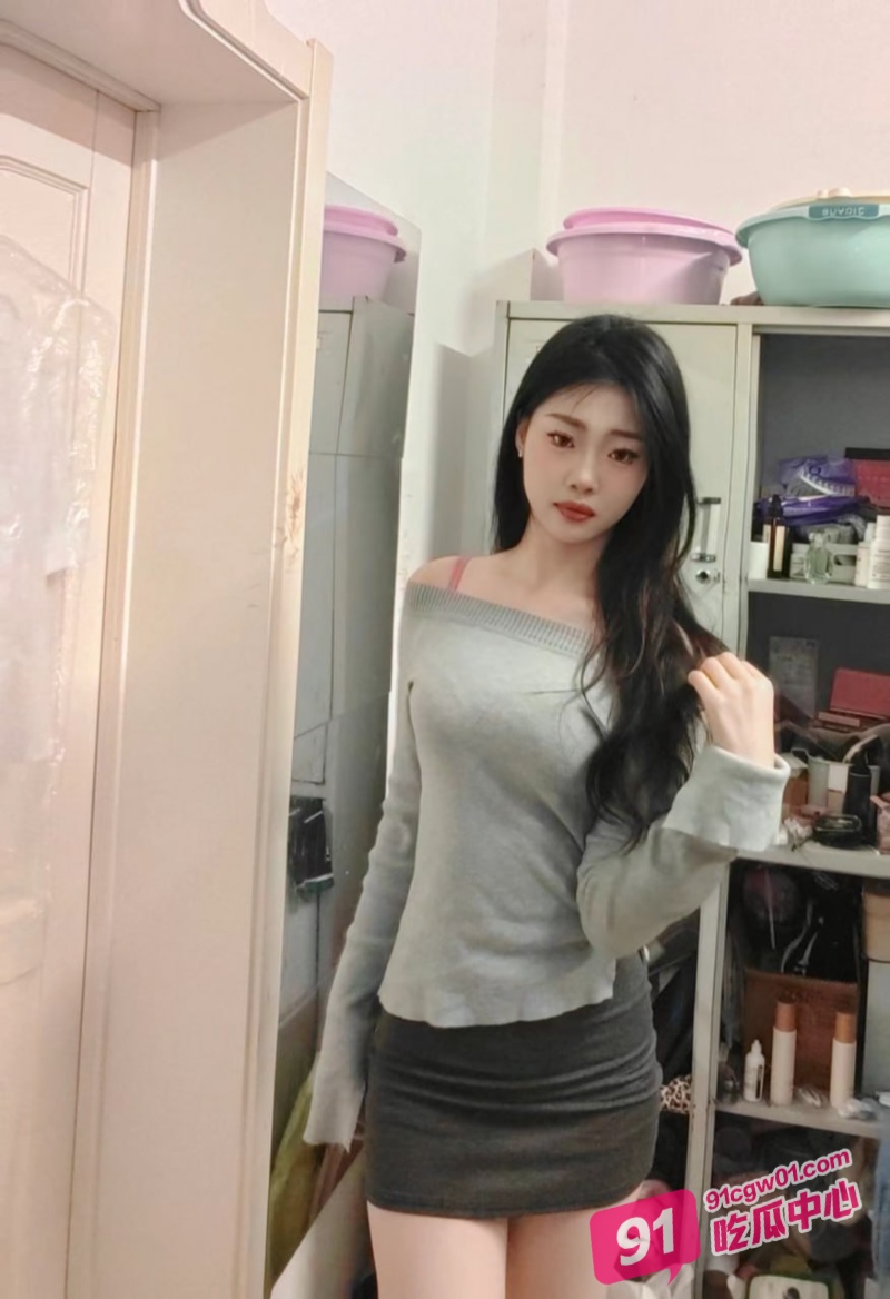 滁州学院清纯女大曹蓉蓉与网恋男友酒店打炮惨被偷拍 妖娆身段被渣男爆干！
