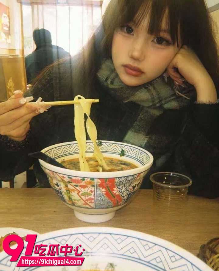 苏州高颜值女神王妍冰小嘴当逼操1 苏州高颜值女神王妍冰小嘴当逼操1
