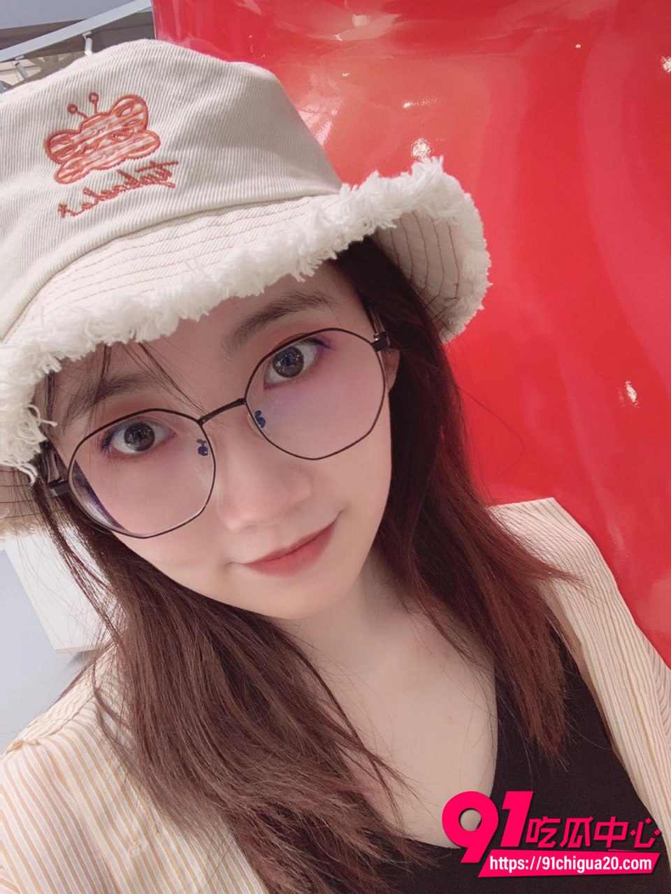 河南郑州大学生卯蕊沁实习被老板潜规则 清纯美女被调教操成母狗视频流出