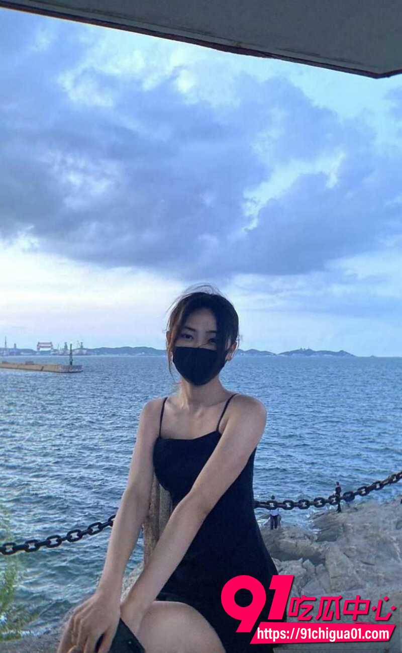 大连金州区李瑶泄密 黑丝足交精油揉踩男友肉棒 第一视角感受骑马!
