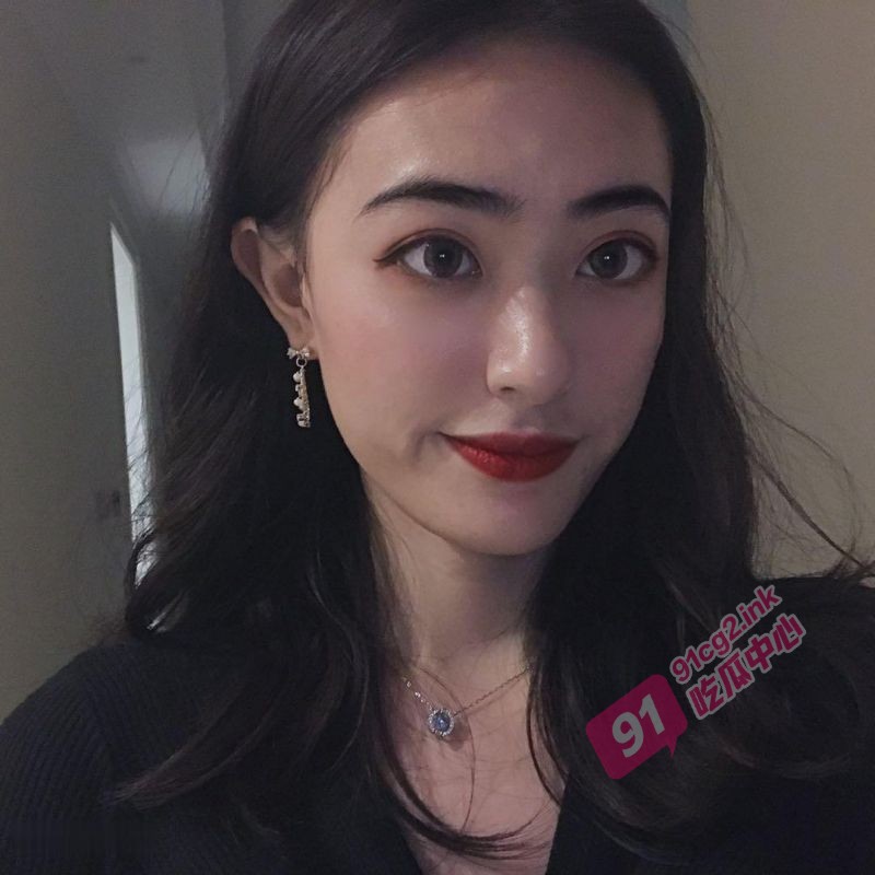 南京艺术学院高冉冉~纯纯傻白甜可惜了这么好的妹子 居然被渣男这么对待!