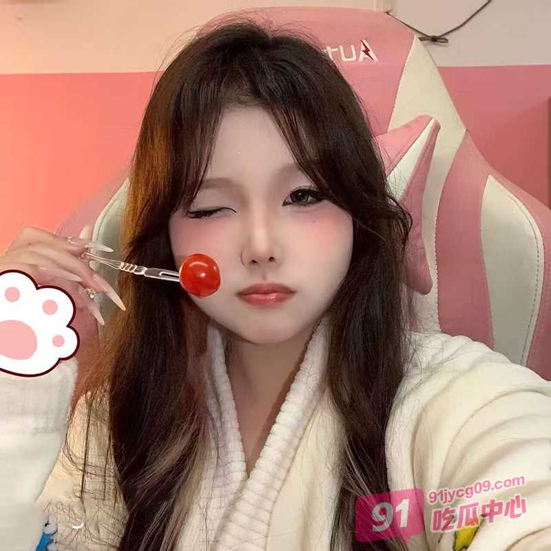 富二代fKabuto约炮女大学生 皮肤白嫩的一线天尤物 私底下真反差！ 配图2
