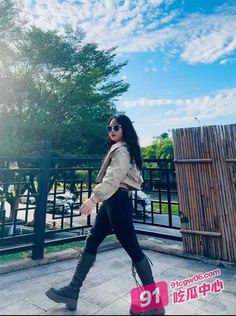 专攻良家探花体验 勾搭江西碧玉美少妇柯涵 先接吻缠绵舔逼 操一半不让搞了！ 配图2