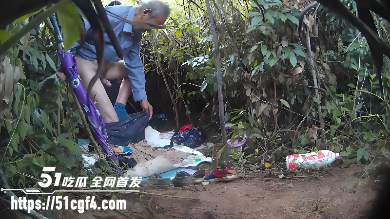 80岁大爷宝刀未老 小树林嫖娼少妇 6 80岁大爷宝刀未老 小树林嫖娼少妇 6