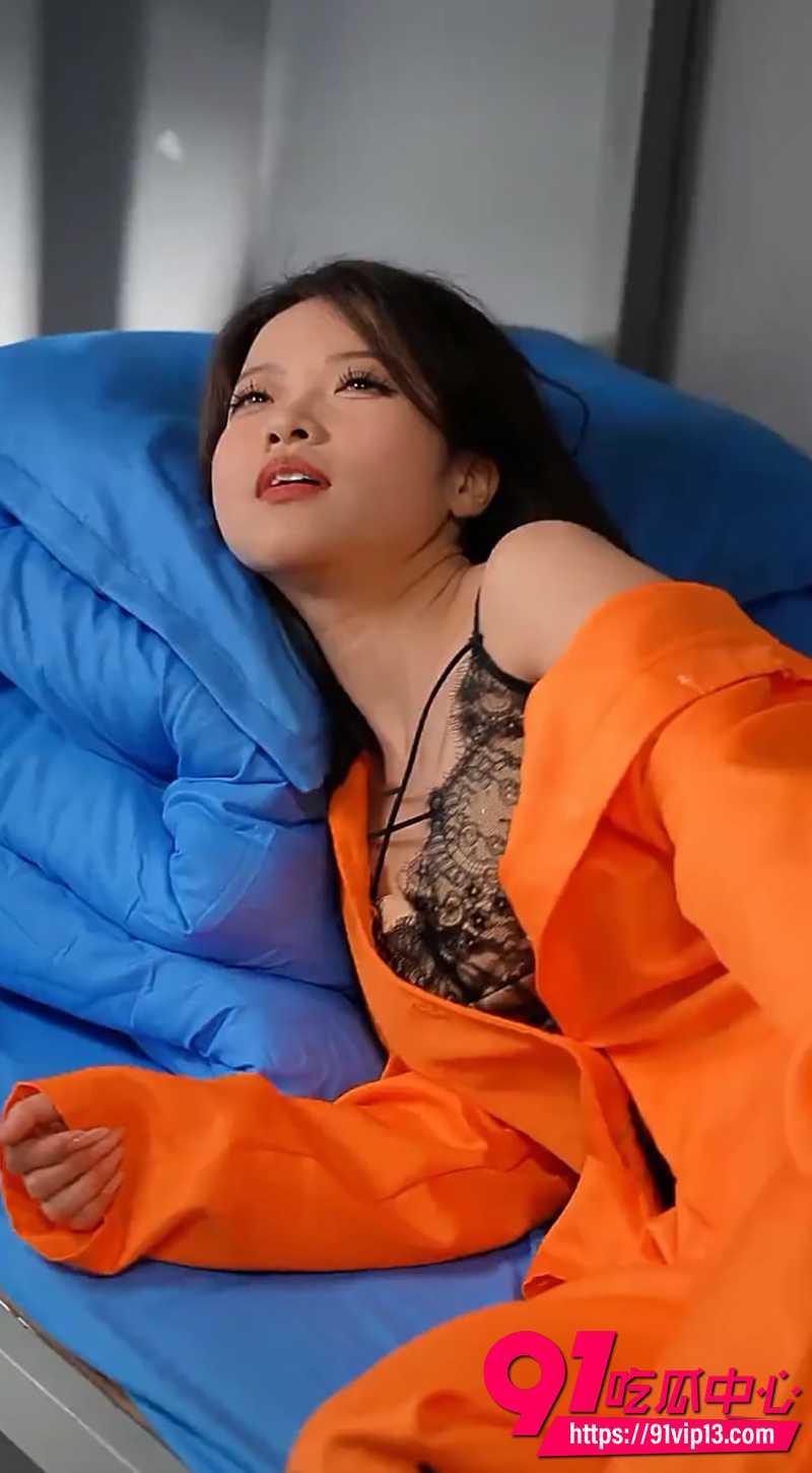 每日擦边短剧 女囚夜全集完整版 女囚制服诱惑 多人群P激情戏火爆全网！