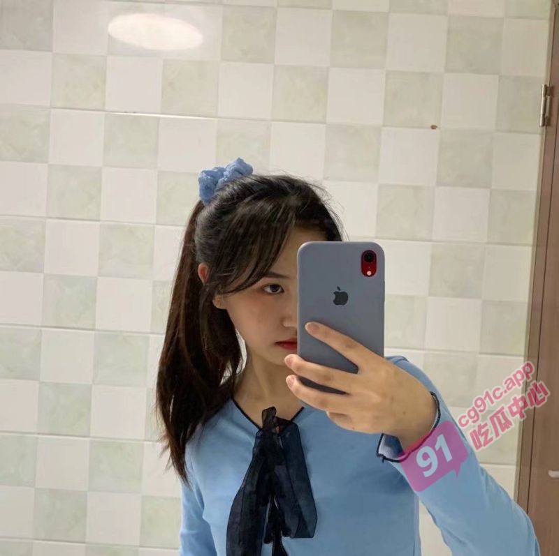 “不要射在里面啊” 清纯美女被男友无套抽插内射 泛红的脸蛋超惹人爱!