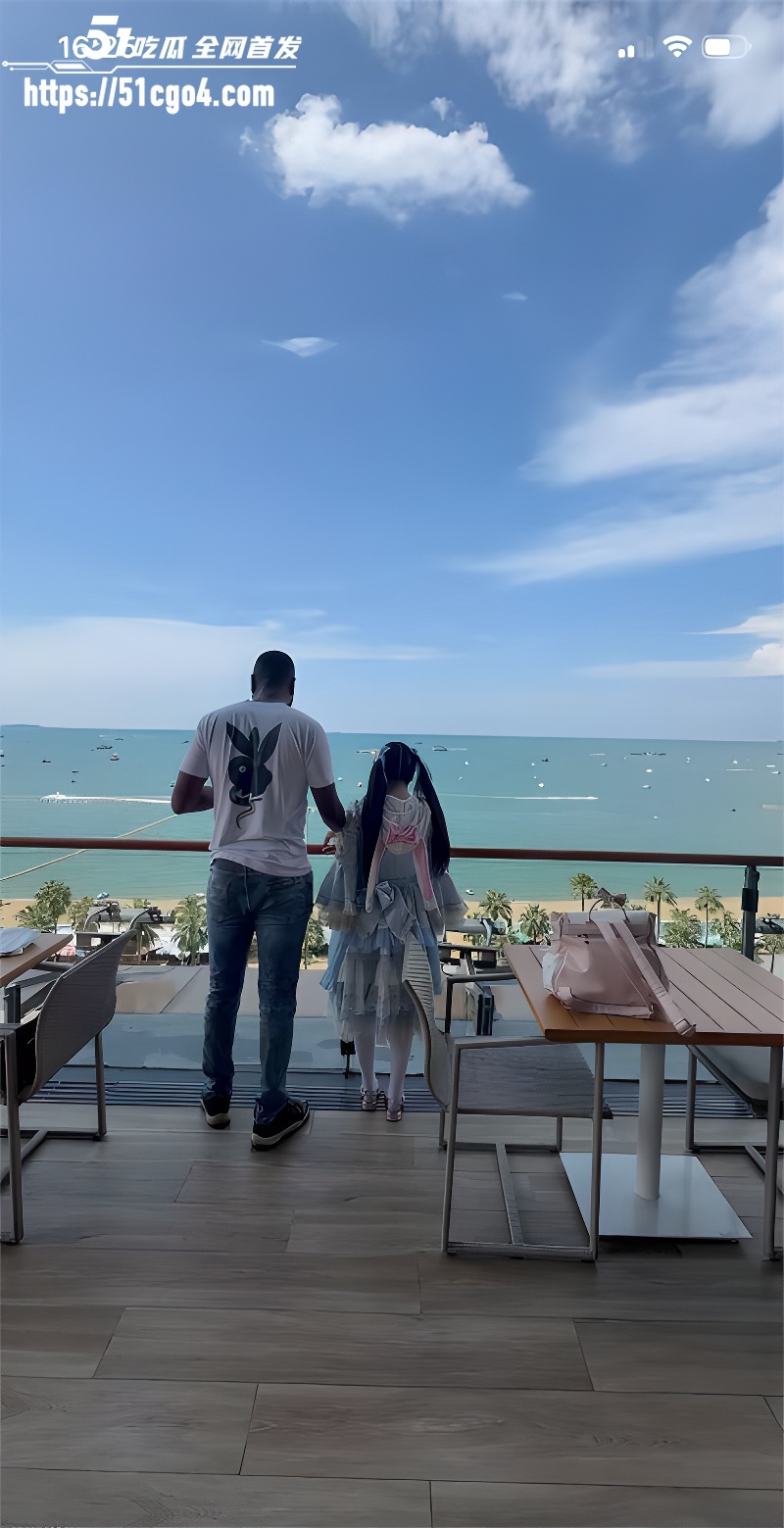 抖音媚黑网红 冰凌紫萱 挑战黑人肉棒 6 抖音媚黑网红 冰凌紫萱 挑战黑人肉棒 6