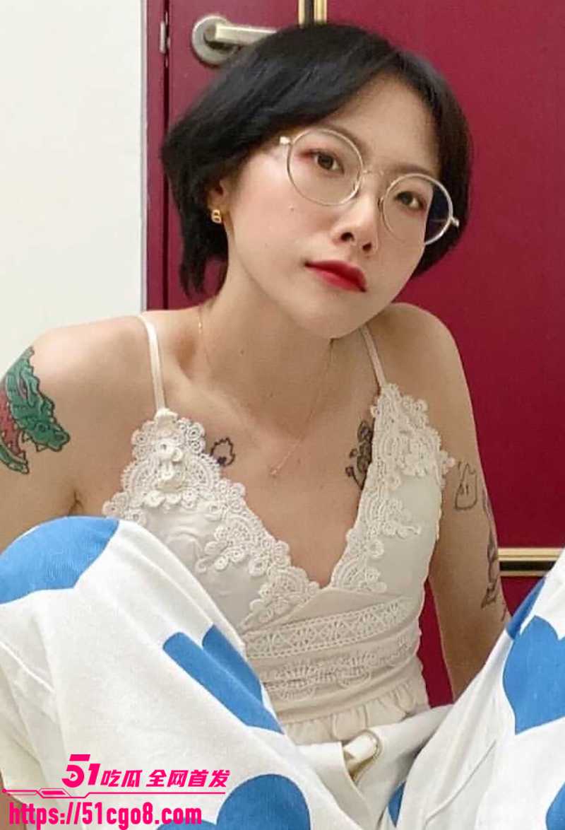 极品高颜值短发眼镜婊林慧君不雅视频流出4拷贝 极品高颜值短发眼镜婊林慧君不雅视频流出4拷贝
