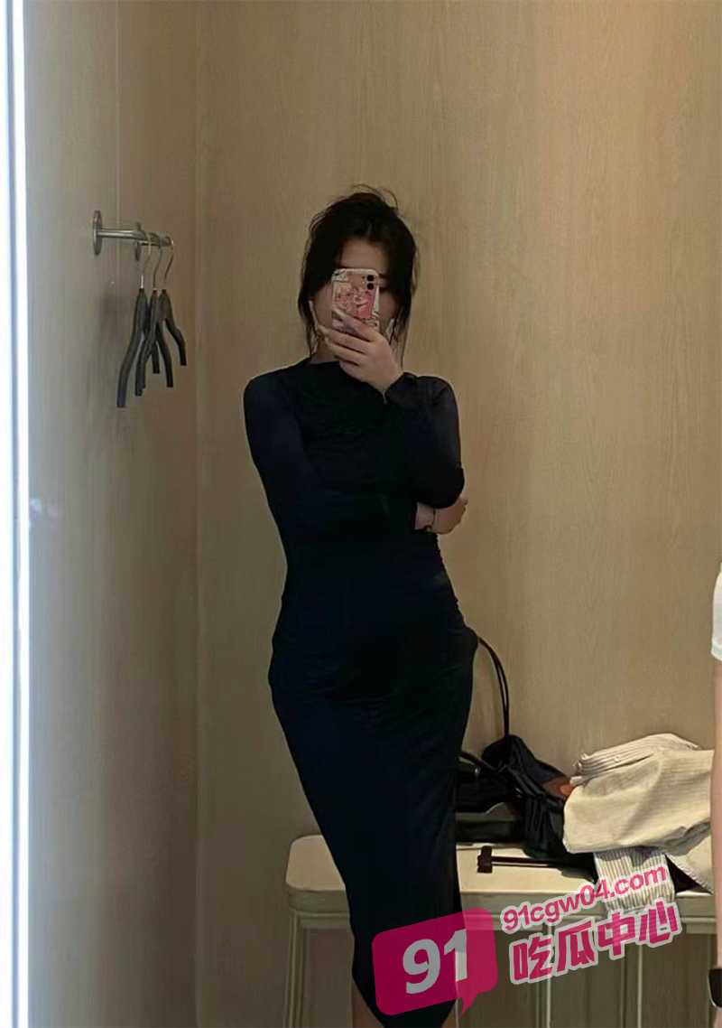 香香公主兽交合集（五）金毛性爱最新完整版来袭 小肥穴被金毛大狗先舔后内射！ 配图2