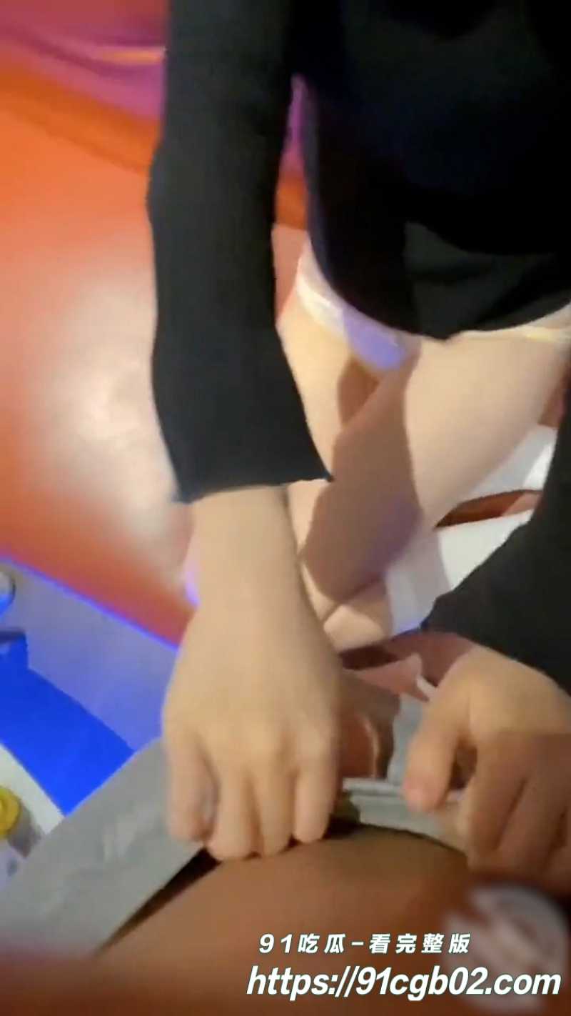 海角大神 把妹妹调教成自己的专属精盆 妹子娇小的身躯都要玩坏了!