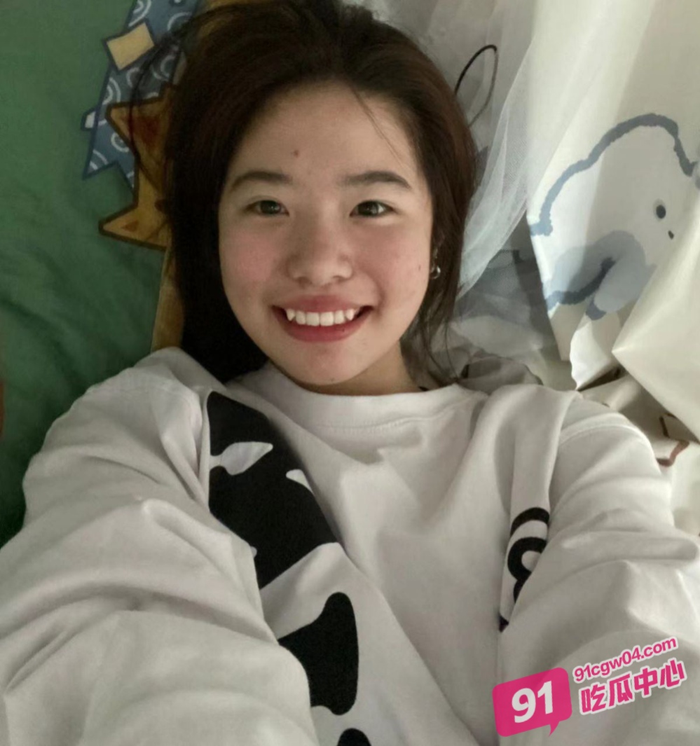 重庆00后嫩妹 何佳 因裸贷无力偿还被债主曝光裸体视频 这是真的嫩 连毛都没有长齐!