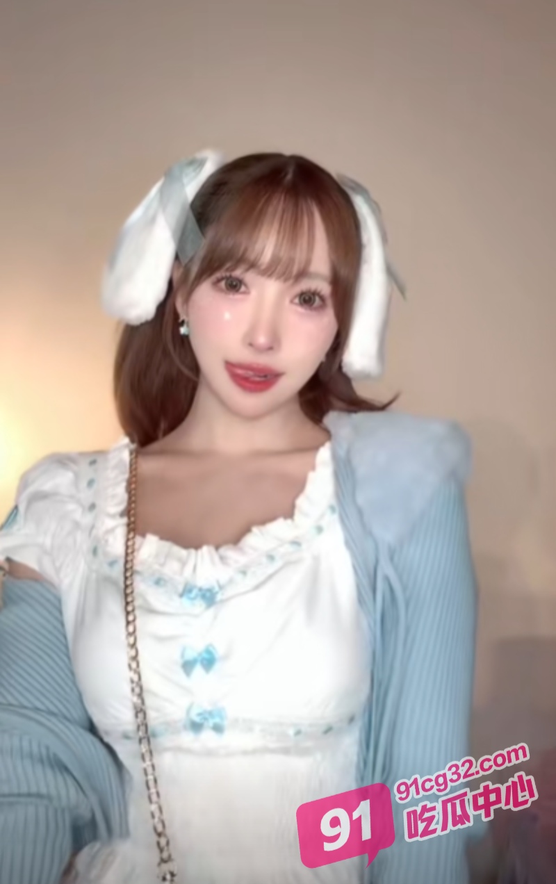 深夜撸片推荐~三上悠亚参加同学会 被前男友灌醉爆插 寂寞少妇终被滋润后选择与老公离婚! 配图