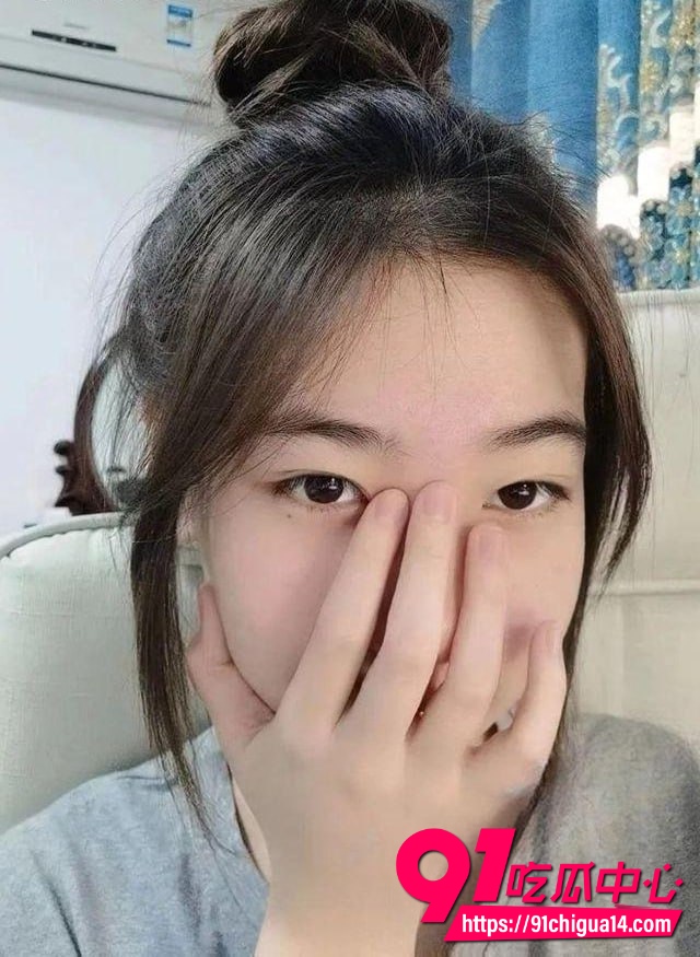 南京大学拜金女陈芳慧网调视频流出 校园白莲花跪地求操!